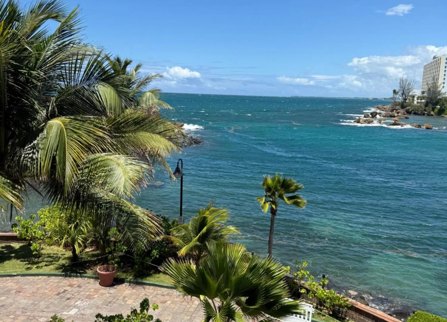 Oceanview Sub Penthouse, Walk To Beach & Pool San Juan