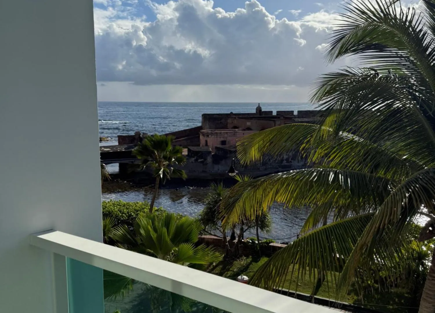 Oceanview Sub Penthouse, Walk To Beach & Pool San Juan 0*,  Puerto Rico